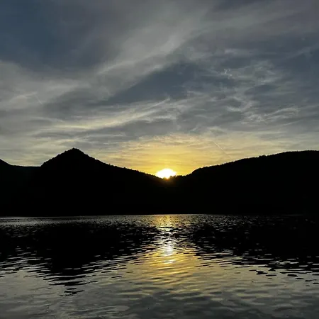 Razlicak - Jezero Vila *