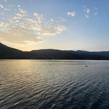 Razlicak - Jezero Perucac