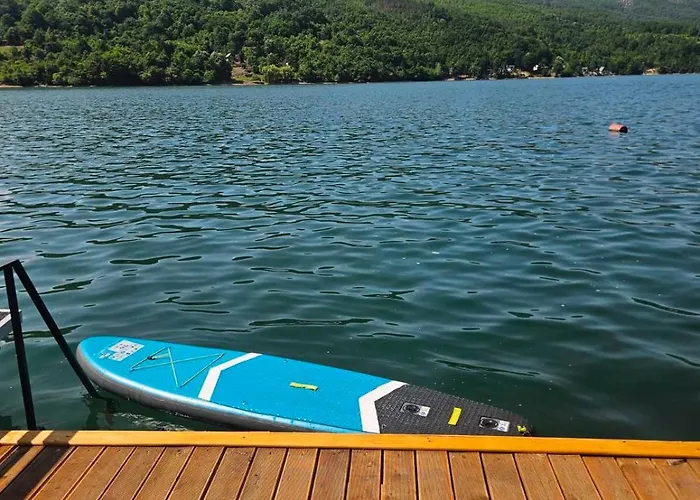 Razlicak - Jezero Villa Perucac