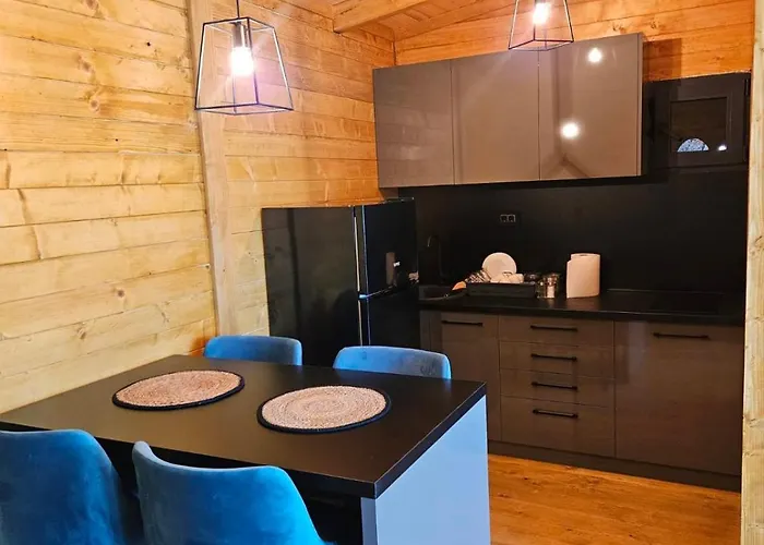 Razlicak - Jezero Villa Perucac