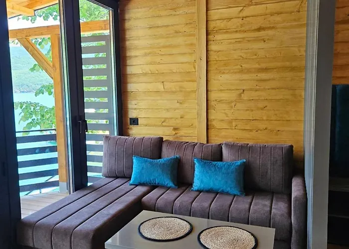 Razlicak - Jezero Perucac